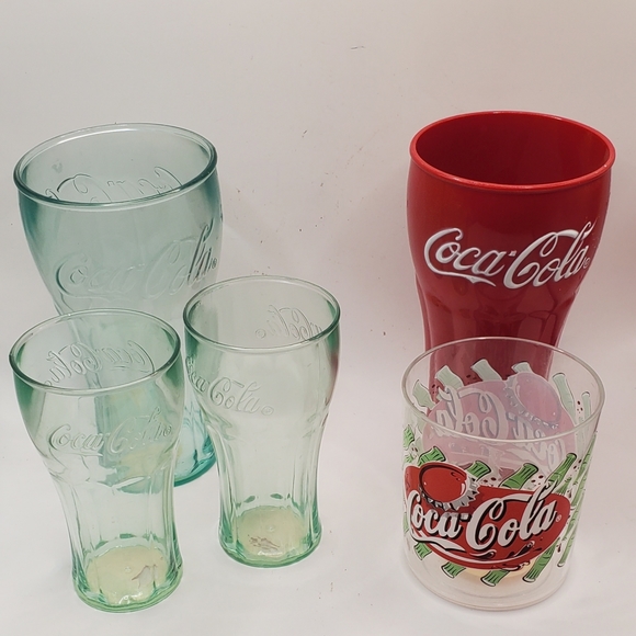VINTAGE - Coca Cola Plastic Cups Set Of 5 Collectables - Clear And Red As Is - Picture 2 of 10